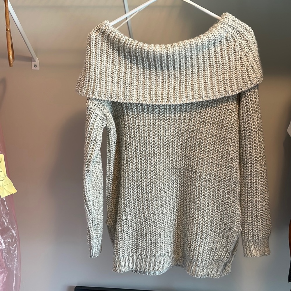 Emmer & Oat off shoulder sweater